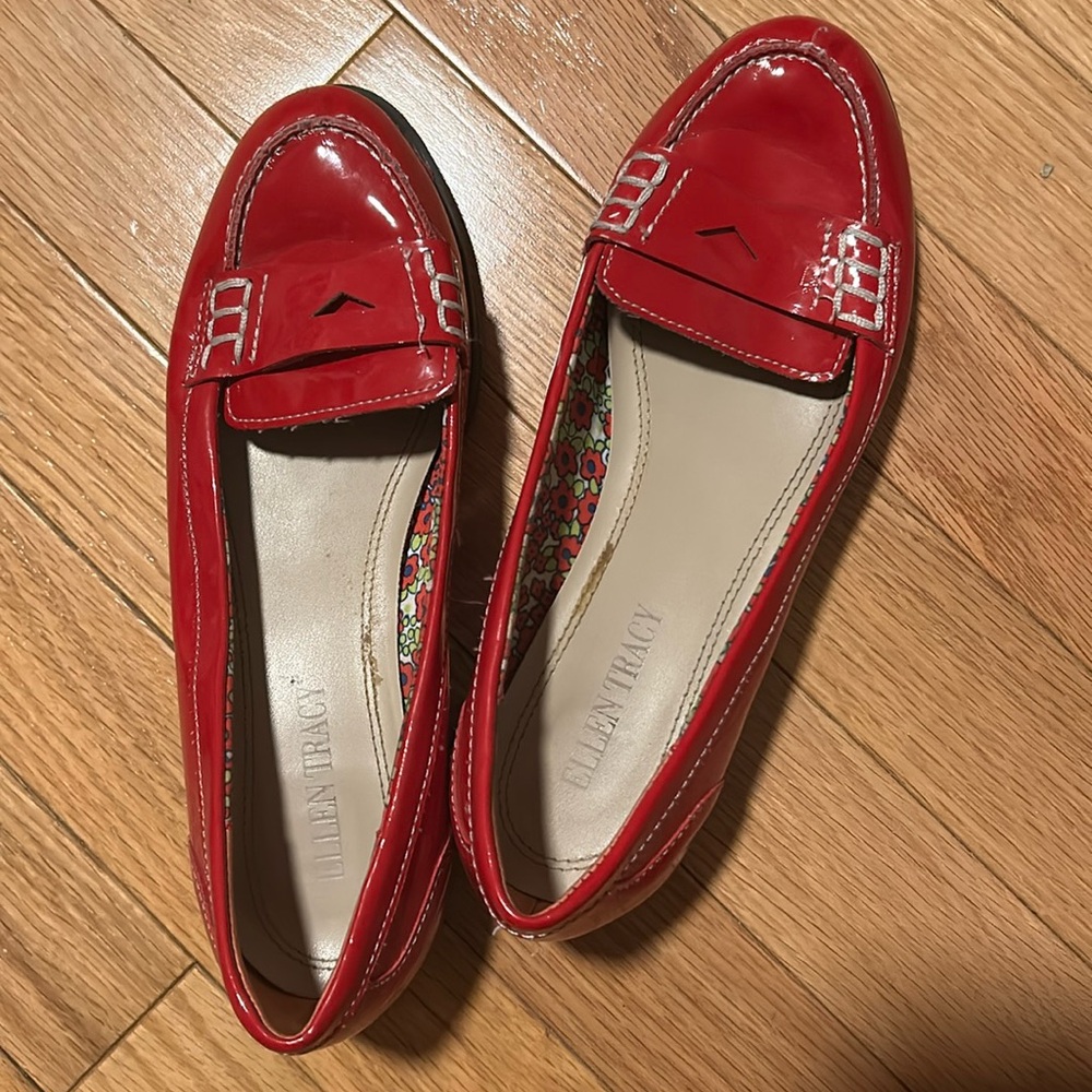 Gorgeous flats. great condition, only worn a couple times. Too small for me.